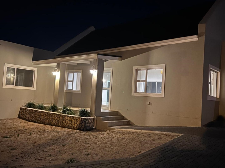 3 Bedroom Property for Sale in Hoogland Western Cape